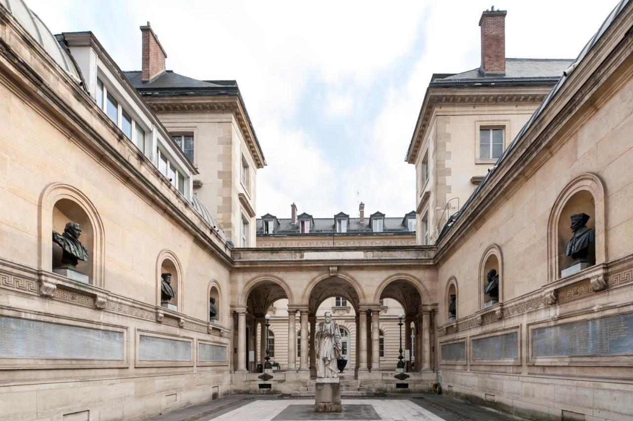 Paris Place Pantheon Exterior photo